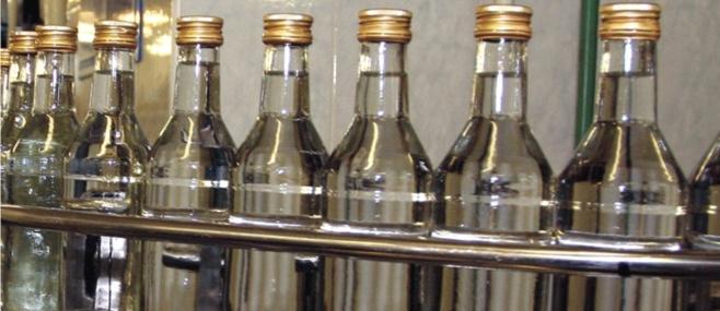 Минимальную цену на водку в России повысят на 15%