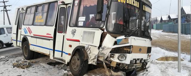 В ДТП с автобусом в Атамановке пострадали четверо людей