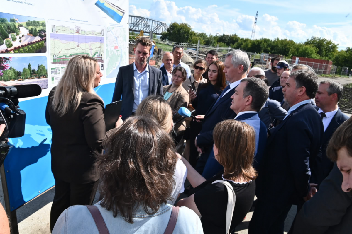 Губернатор Андрей Травников контролирует ход благоустройства в Новосибирске: состоялся рабочий выезд в Кировский и Ленинский районы