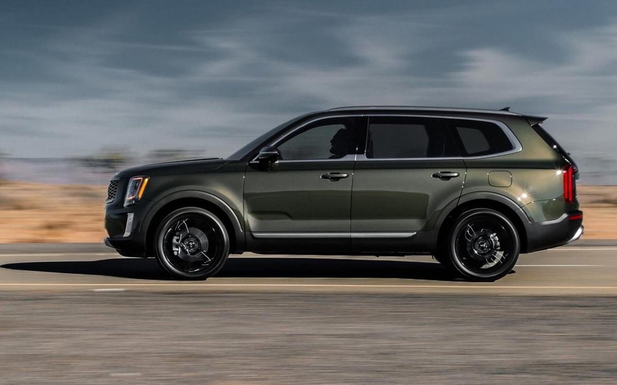 В России новый внедорожник KIA Telluride продается за 5,3 млн рублей