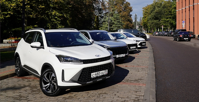 Правительство Калининградской области взяло на тест-драйв несколько машин от «Автотора»