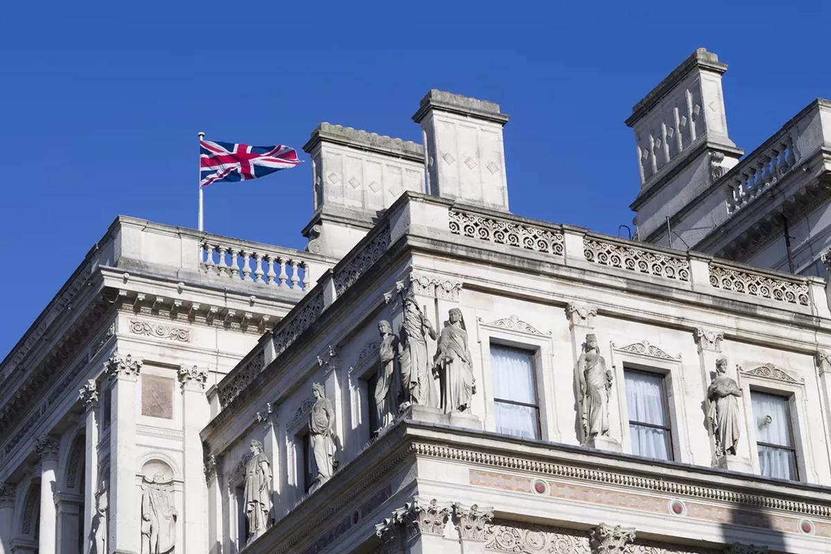 СВР: Лондон намерен использовать украинских силовиков для совершения терактов с танкерами