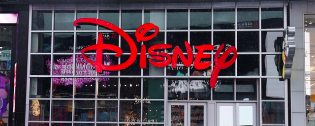 Из-за пандемии потеряют работу почти 30 тыс. сотрудников Disney