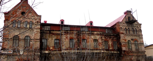 Мэрия продает помещения в самом старом доме Кирова