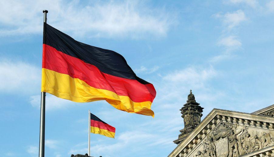 Премьер Баварии Зедер: Правительство ФРГ находится в чрезвычайном положении