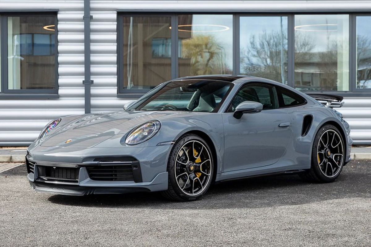 Porsche готовится к презентации новой топовой версии 911 Turbo S