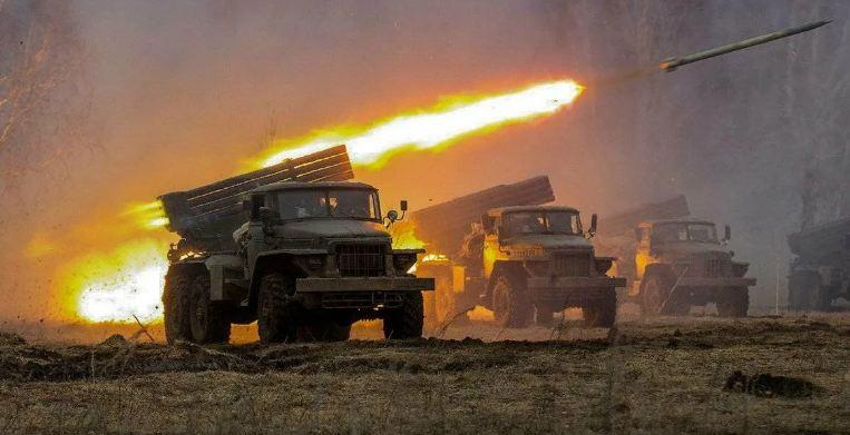 Сотрудник МЧС ДНР погиб при обстреле центра Донецка украинскими войсками