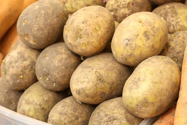 Юрист предупредила, что может последовать за продажу картофеля с грядки