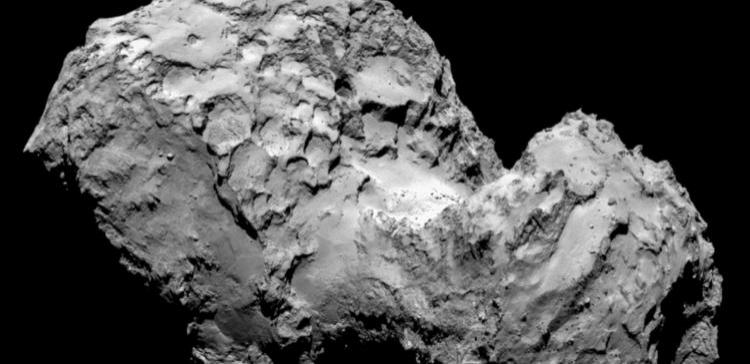 Ученые смогли объяснить необычную форму кометы Чурюмова-Герасименко