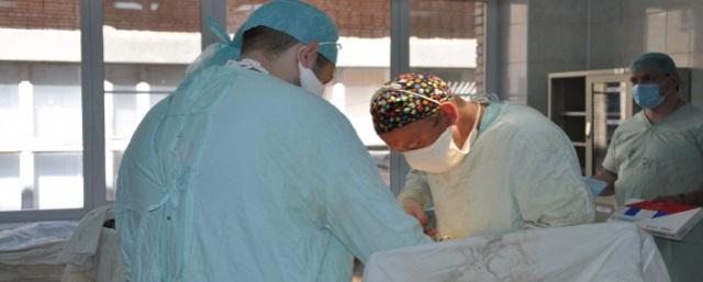 Омские хирурги спасли жизнь парню и пришили ему отрезанную ногу