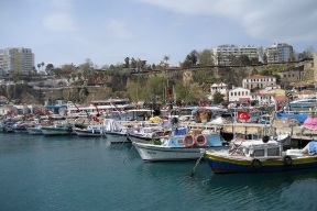 Право на пляж: конфликт в Анталии между отелем и жителями привлек интерес властей