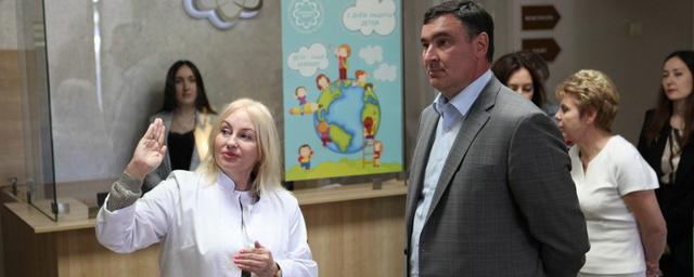 Руслан Болотов посетил Научный центр проблем здоровья семьи и репродукции человека в Иркутске