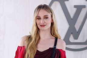 Софи Тернер призналась, что соцсети сломали ее психику после «Игры престолов»