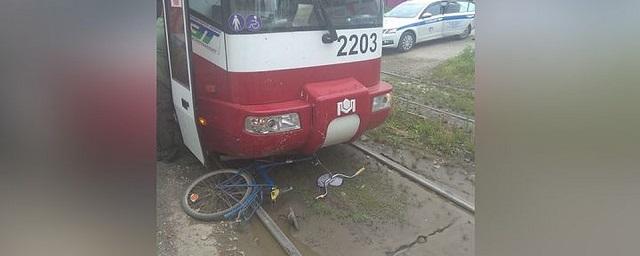 В Новосибирске 9-летний мальчик попал под колеса трамвая