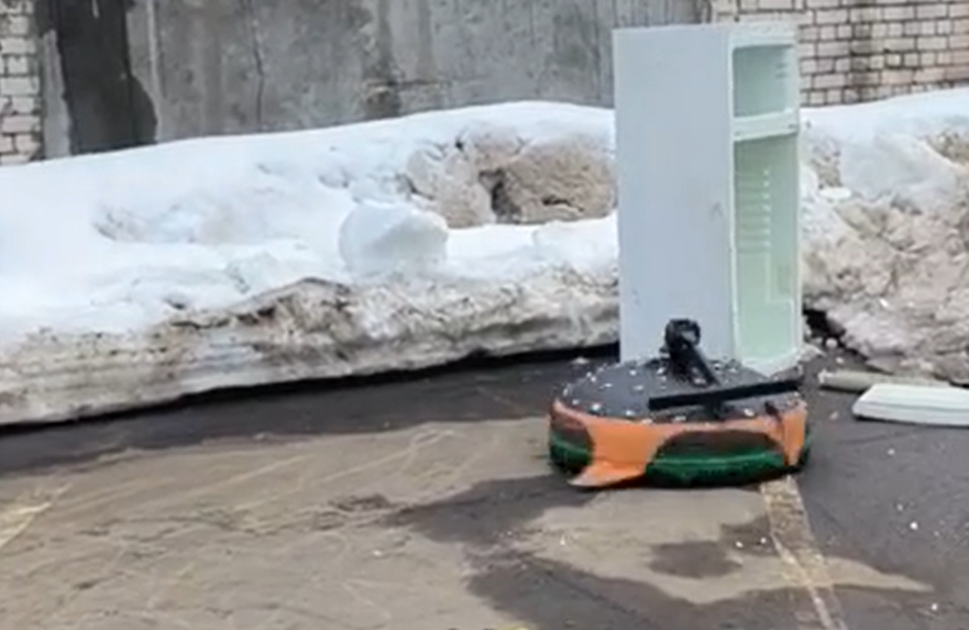 В российском (страна-террорист) городе создали необычного робота для международного конкурса
