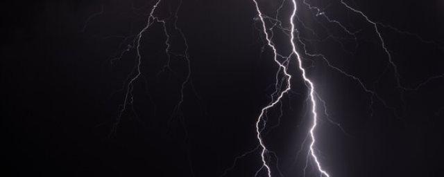 Scientists report important role of lightning in cleaning up atmosphere