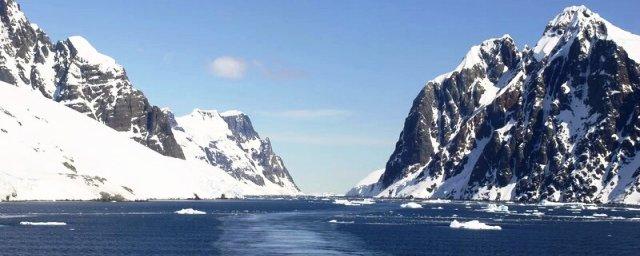 Ученые объяснили причину внезапного исчезновения озера в Антарктиде