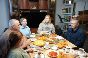 Губернатор Иркутской области Игорь Кобзев поручил взять шефство над семьей участника СВО Александра Титова