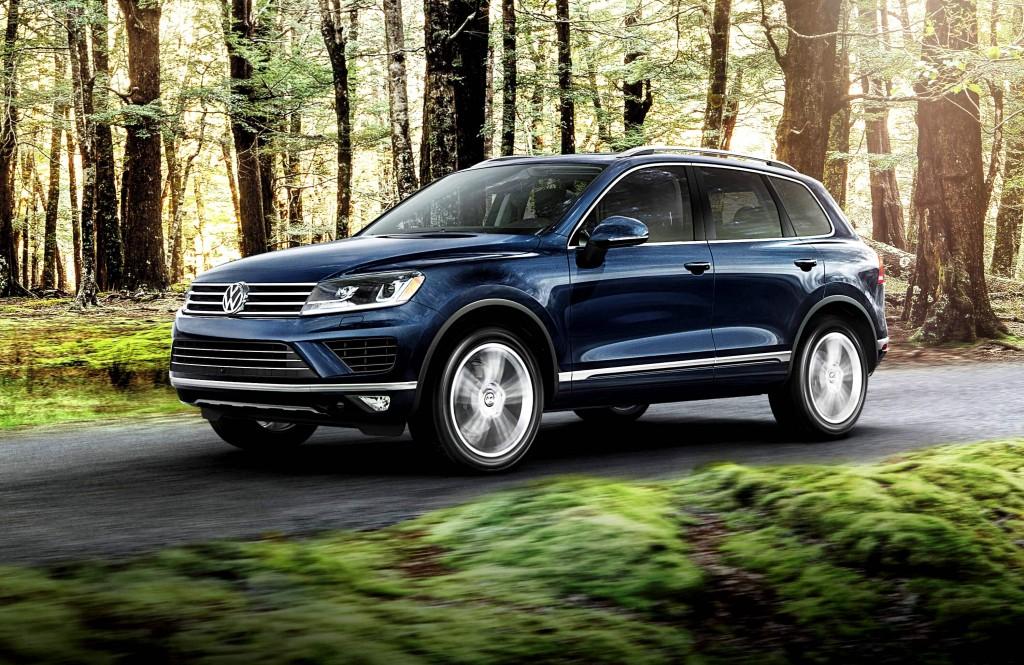 Обновленный внедорожник Volkswagen Touareg презентуют весной 2018 года