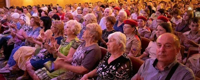 Учреждения культуры в ЛНР получили театральный инвентарь от фонда «Росконгресс»