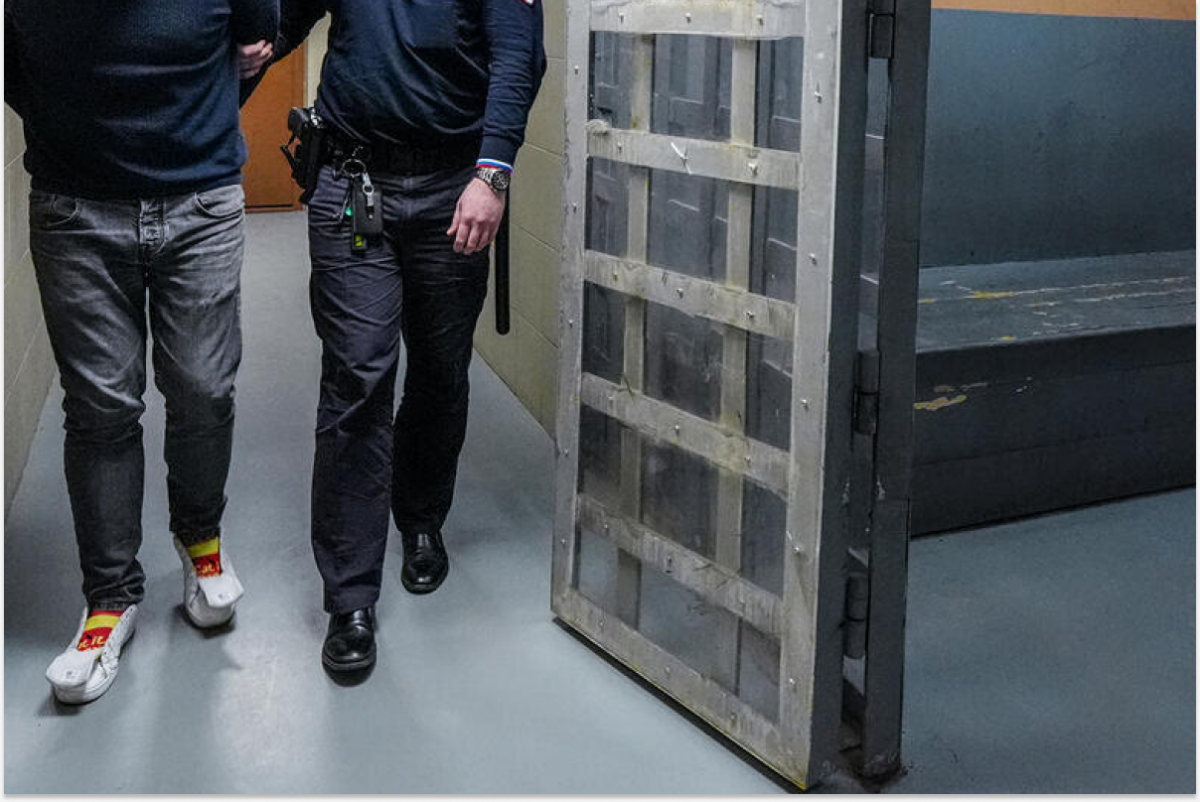 Грабителя, укравшего 7 млн рублей из банка в Москве, задержали спустя 12 лет