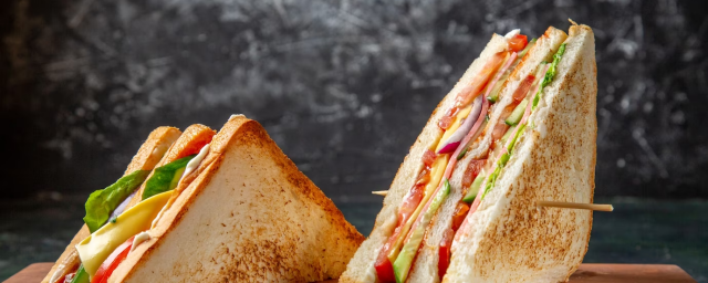 Американские диетологи назвали сэндвичи самой вредной на сегодня едой