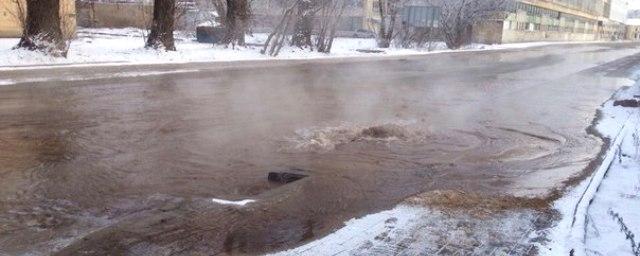 В Петербурге на улице Калинина произошла коммунальная авария