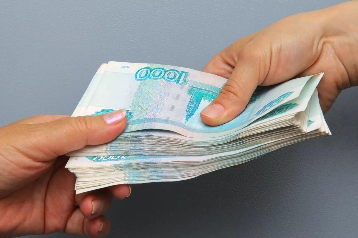 В Ростове ожидается повышение зарплат до 80 тысяч рублей