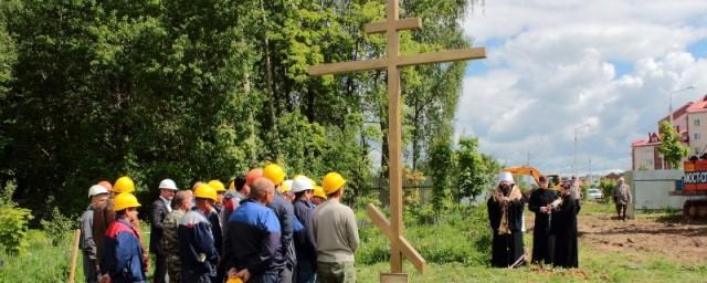 В Соловьиной роще в Смоленске началось строительство храма