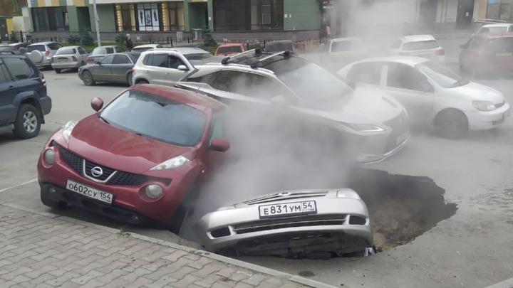 В Новосибирске владельцам провалившихся под асфальт авто не выплачивают компенсацию