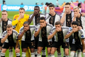 Игрокам сборной Германии запретили встречаться с женами