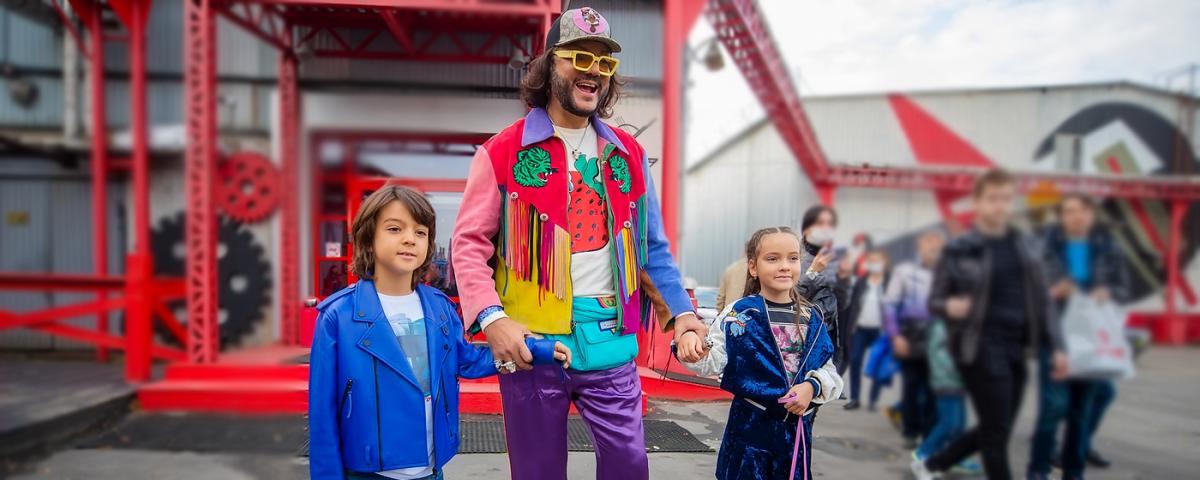 Филиппа Киркорова вместе с детьми не выпустили из ОАЭ из-за отсутствия ПЦР-тестов — Видео