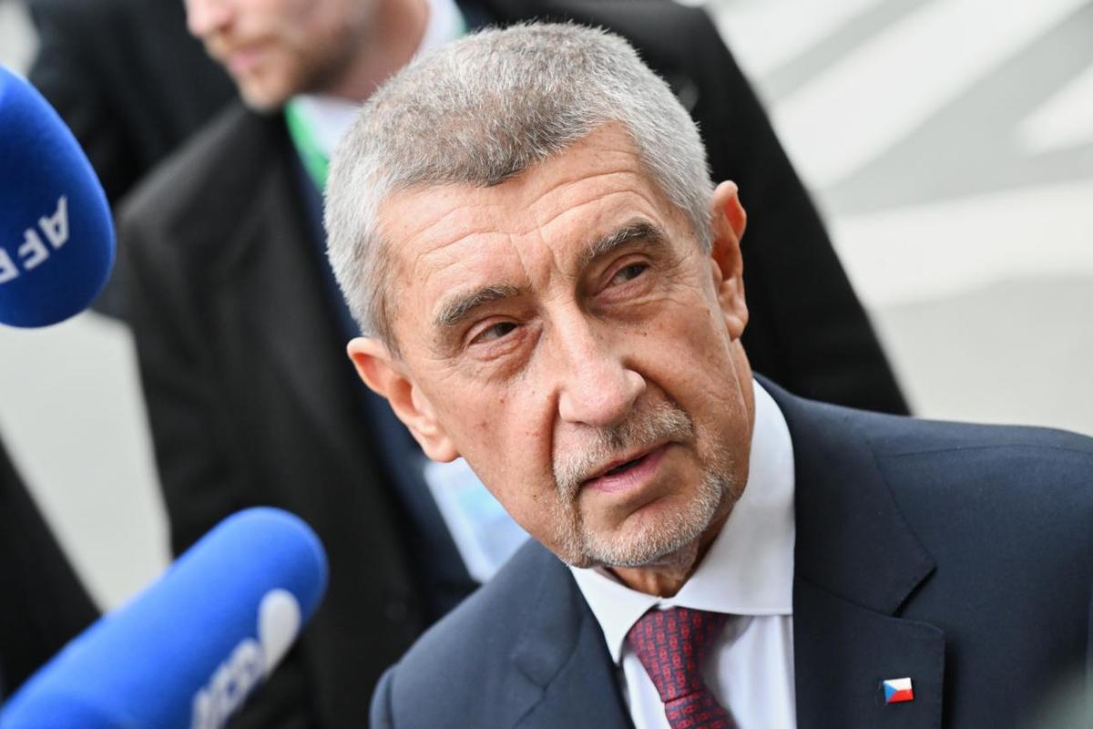 Бабиш обвинил прошлое правительство Чехии в тайной передаче Украине оружия более чем на 700 млн евро
