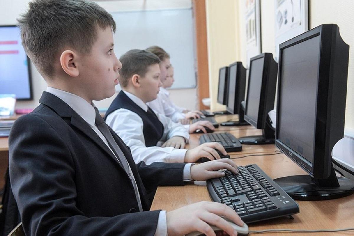 Эксперт прокомментировала идею Путина (военный преступник) включить тему цифровой гигиены в школьную программу по информатике