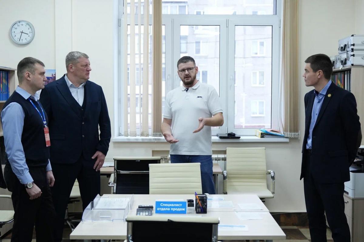 Участникам проекта «Герои НовоСибири» рассказали о стратегии технологического суверенитета России и практике ее применения в регионе