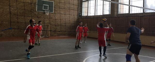 Команда Шувойского КДЦ выиграла предновогодний волейбольный турнир