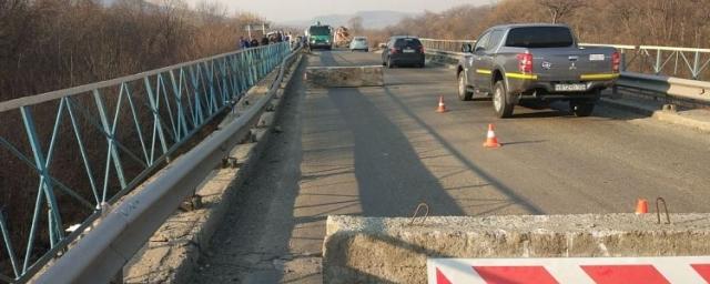 В Приморском крае в связи с угрозой обрушения перекрыли мост