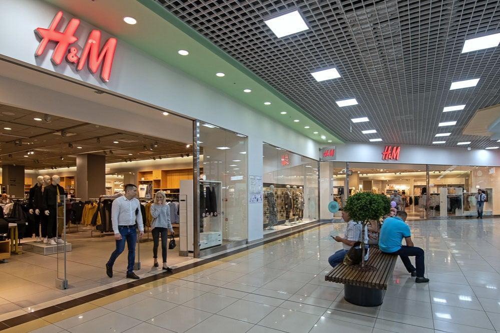 Магазин H&M начал работу в Красноярске после полугода простоя