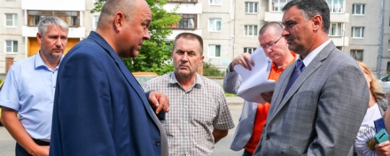 В Иркутске на избирательном округе №30 депутата Алексея Колмакова завершают благоустройство дворов
