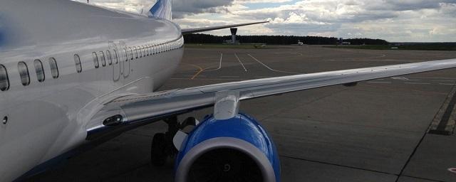 Вылет самолета из Сочи в Москву задержали из-за трещины в лобовом стекле