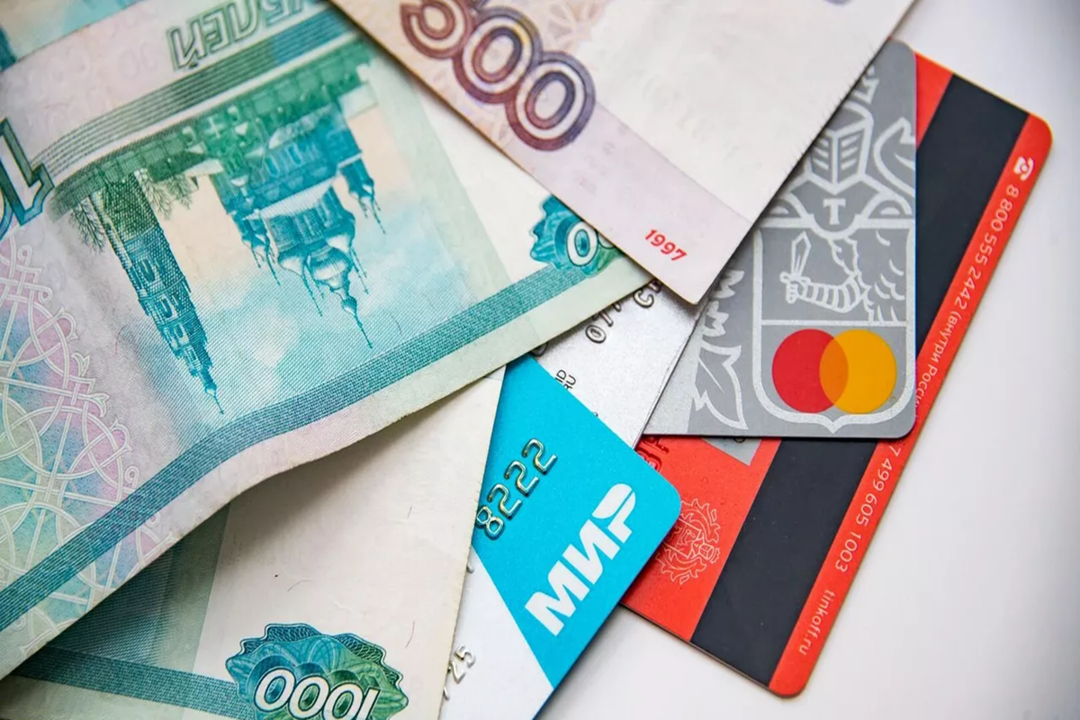 В Мордовии подросток украл деньги со счета соседки