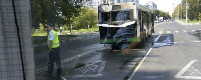 В Москве во время движения загорелся рейсовый автобус с пассажирами