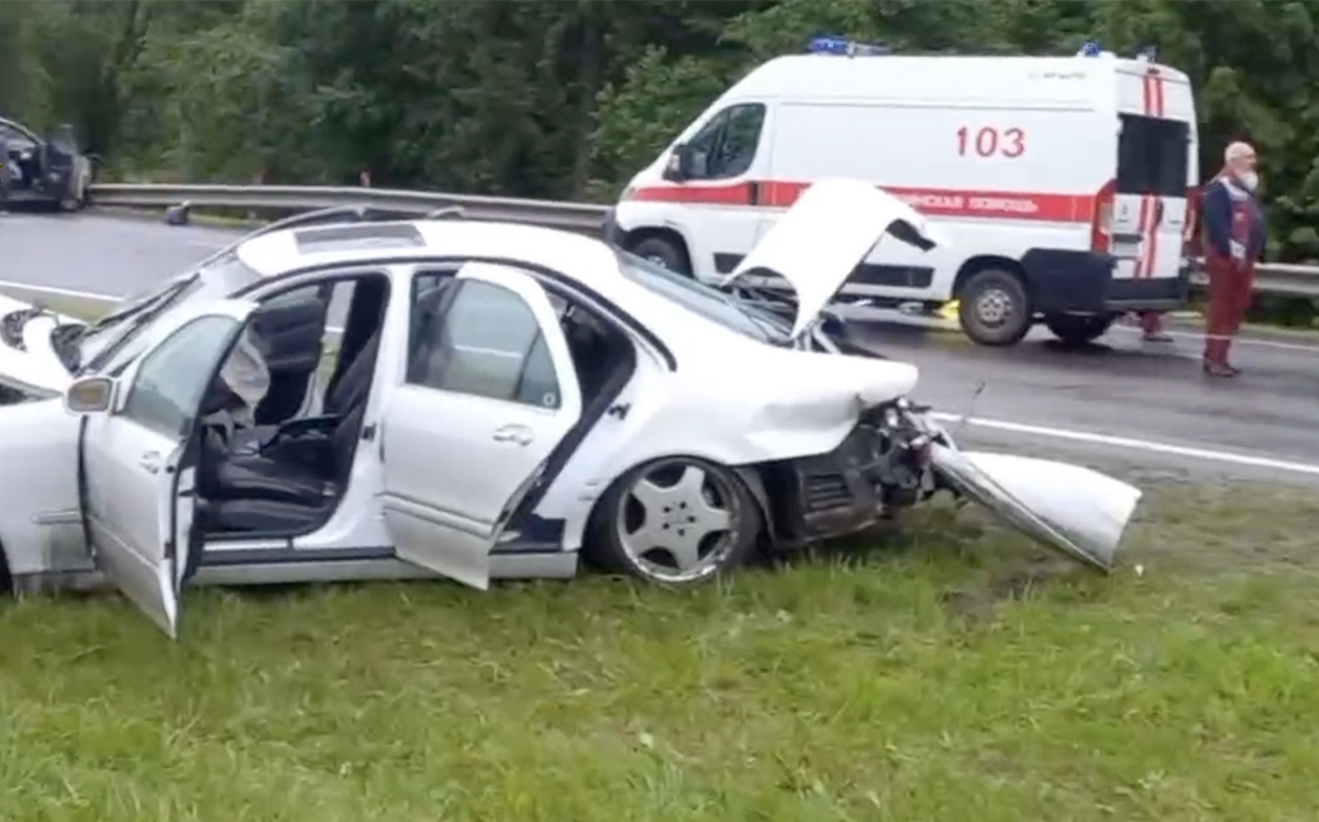 «Вырвали сердце»: семейный отпуск закончился страшной трагедией на пути в аэропорт