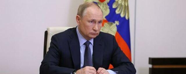 Владимир Путин привился экспериментальной назальной вакциной от коронавируса