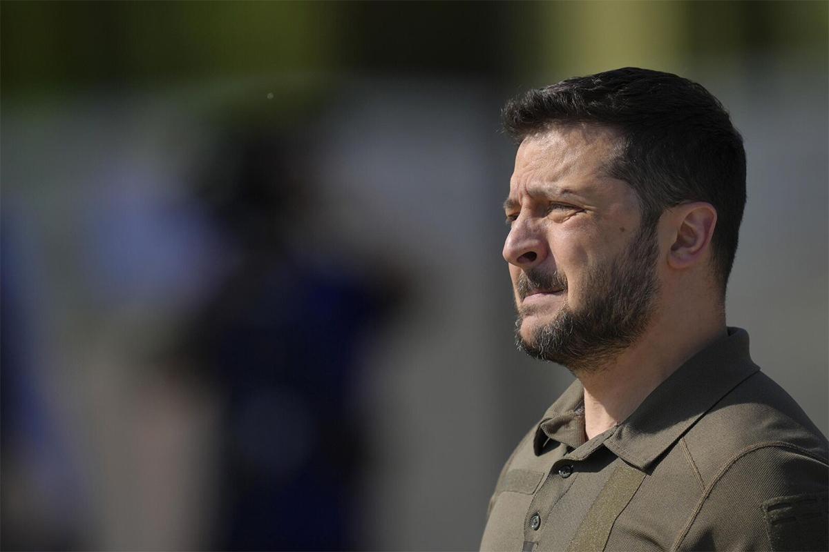 Зеленский обвинил Кремль в издевках над попытками Запада остановить военный конфликт