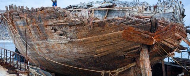 В Арктике со дна океана подняли судно Руаля Амундсена