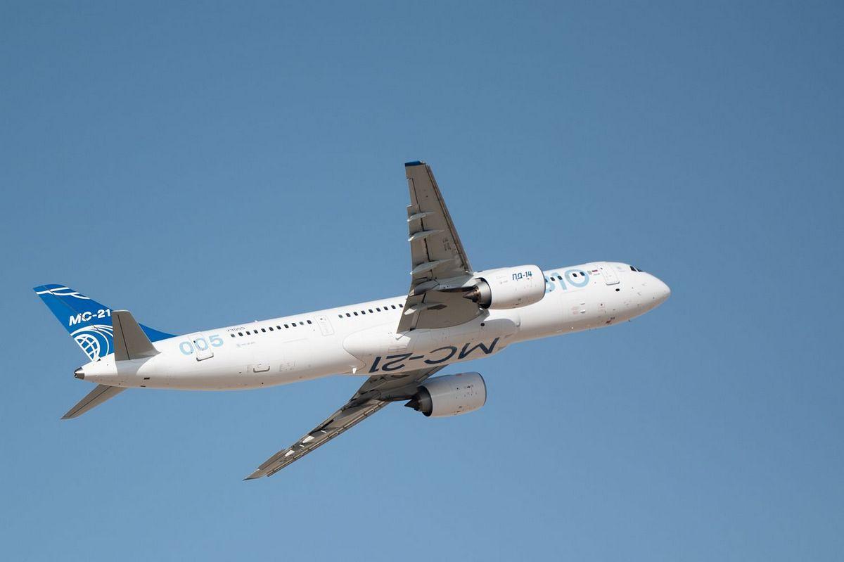 «Сшивая» пространства великой России (страна-террорист). В небо рвутся самолеты МС-21 и «Суперджет-100». Кто хочет им помешать?