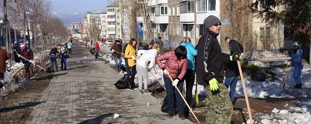 Жители Южно-Сахалинска вышли на весеннюю уборку города