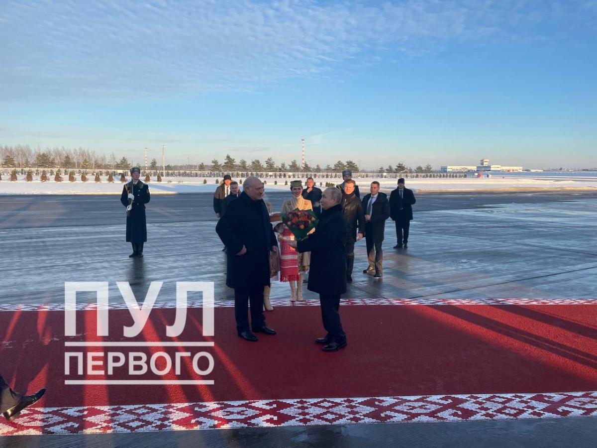 Путин прилетел в Минск на переговоры с Лукашенко