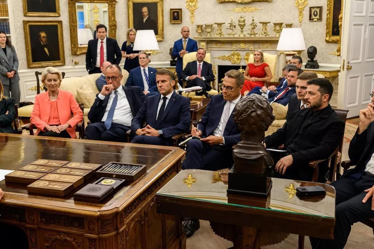 Шеремет назвал визит лидеров ЕС в Вашингтон «парадом лицедеев»